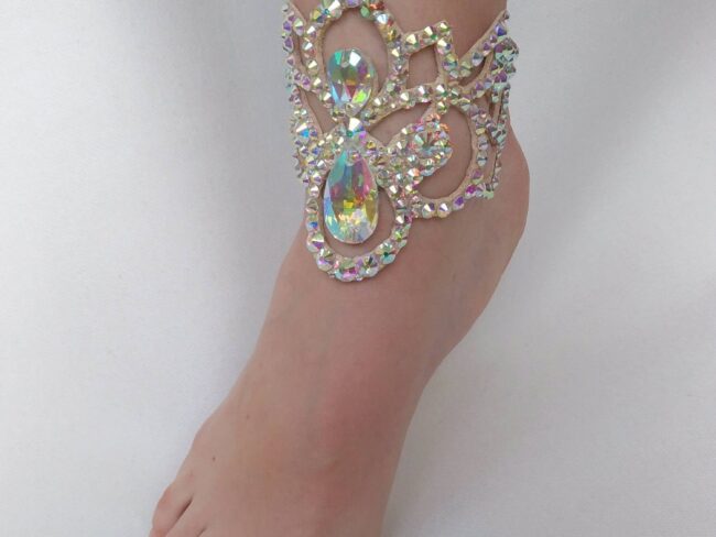 belly dancer ankle bracelet with rhinestones